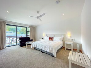 Comfort Double Room | In-room safe, desk, free WiFi, bed sheets - Houw Hoek Hotel (Grabouw)