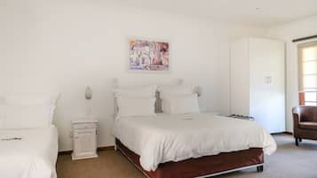 Double & 4 Single Beds Interleading Room | 1 bedroom, in-room safe, desk, free WiFi