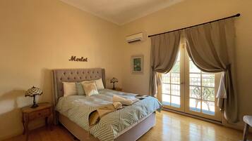 Loft Unit (Merlot)