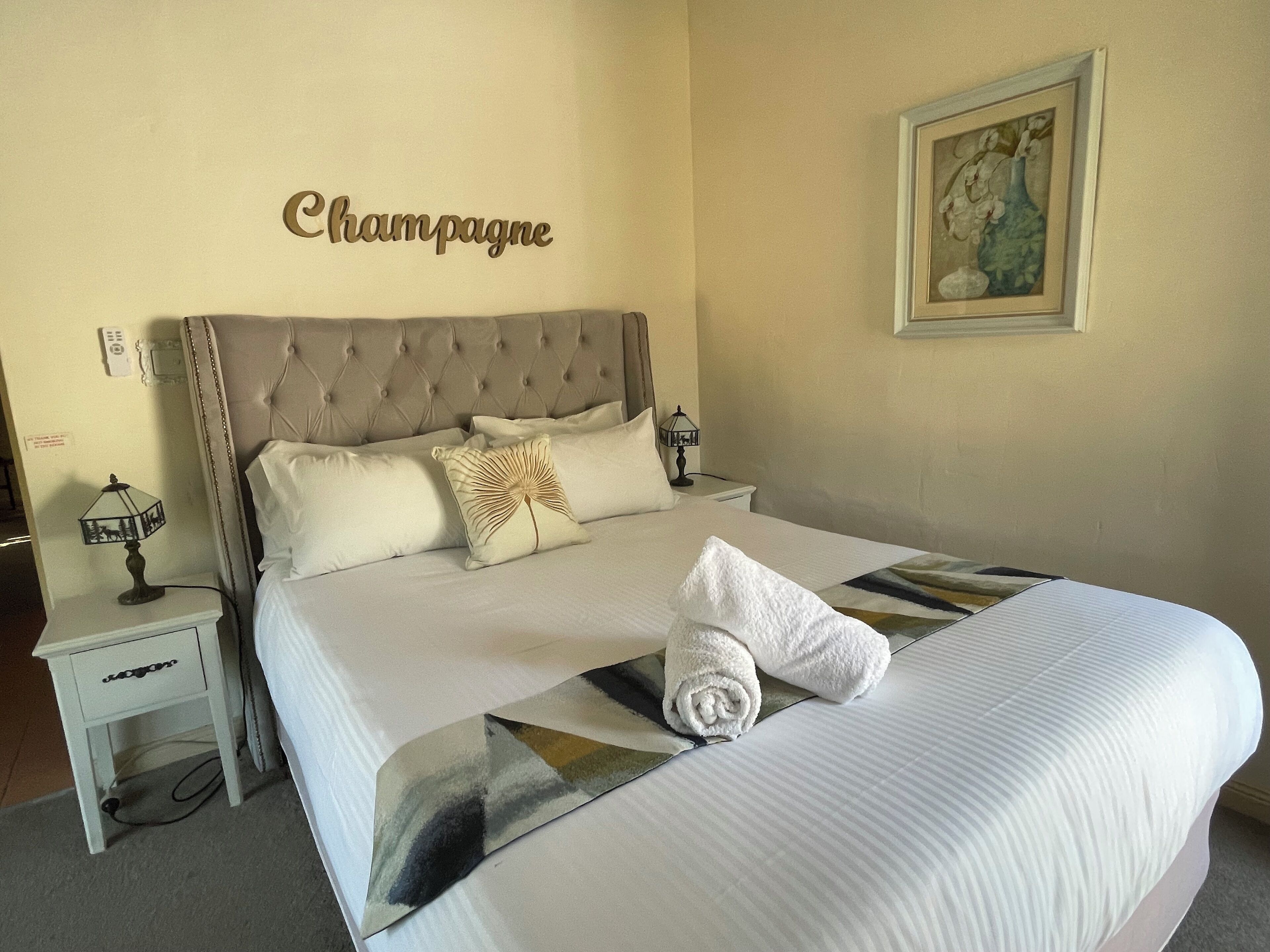 Deluxe Queen Pool View Room (Champagne) | Premium bedding, minibar, iron/ironing board, free cots/infant beds