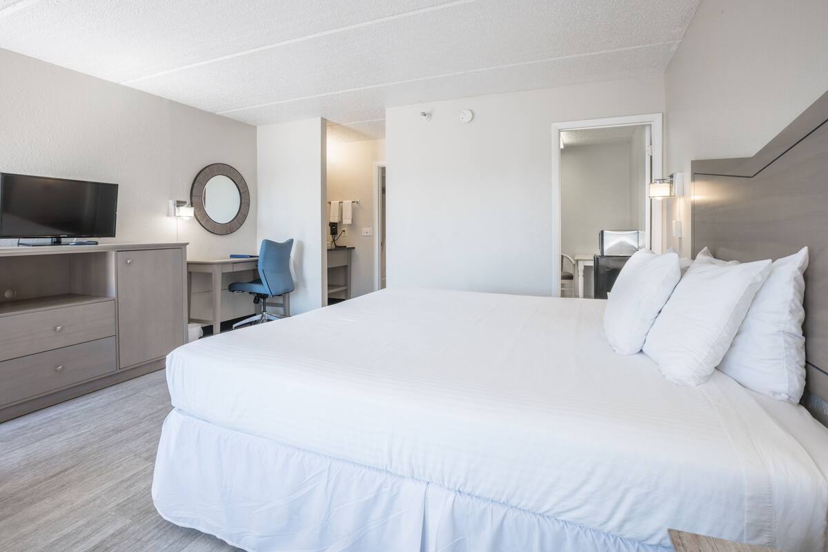 Standard-Suite, 1 King-Bett | Schreibtisch, Bügeleisen/Bügelbrett, Zustellbetten, kostenloses WLAN