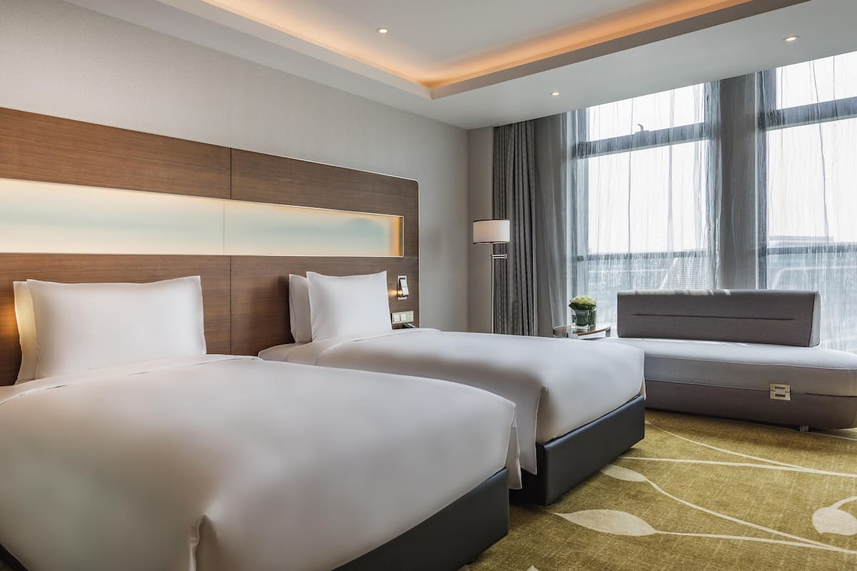Deluxe Room, 2 Katil Bujang (Single) | 1 bilik tidur, item bar mini percuma, peti besi dalam bilik, meja