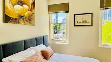1 bedroom, premium bedding, in-room safe, desk