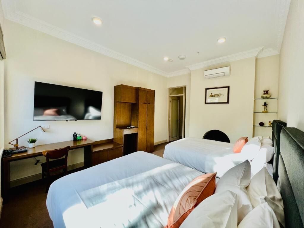 Family Room | 1 bedroom, premium bedding, in-room safe, desk