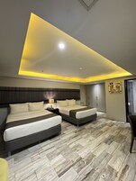 Caja de seguridad en la habitación y escritorio 