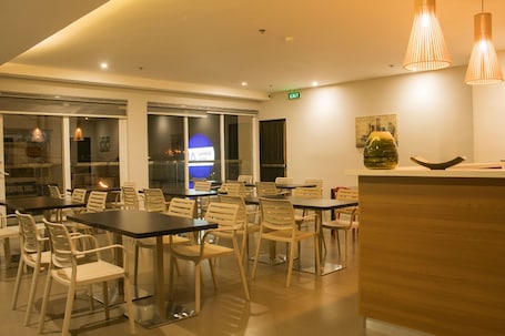 Restaurant. 1A Express Hotel