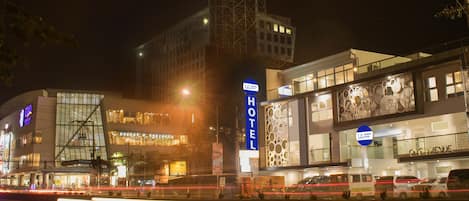 Façade de lâhĂ©bergement - soirĂ©e/nuit