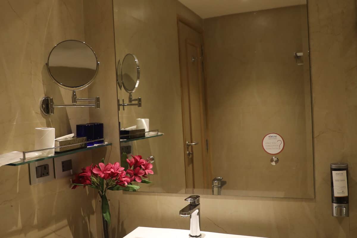 club room (fortune club room) | bathroom | shower, free toiletries, hair dryer, towels