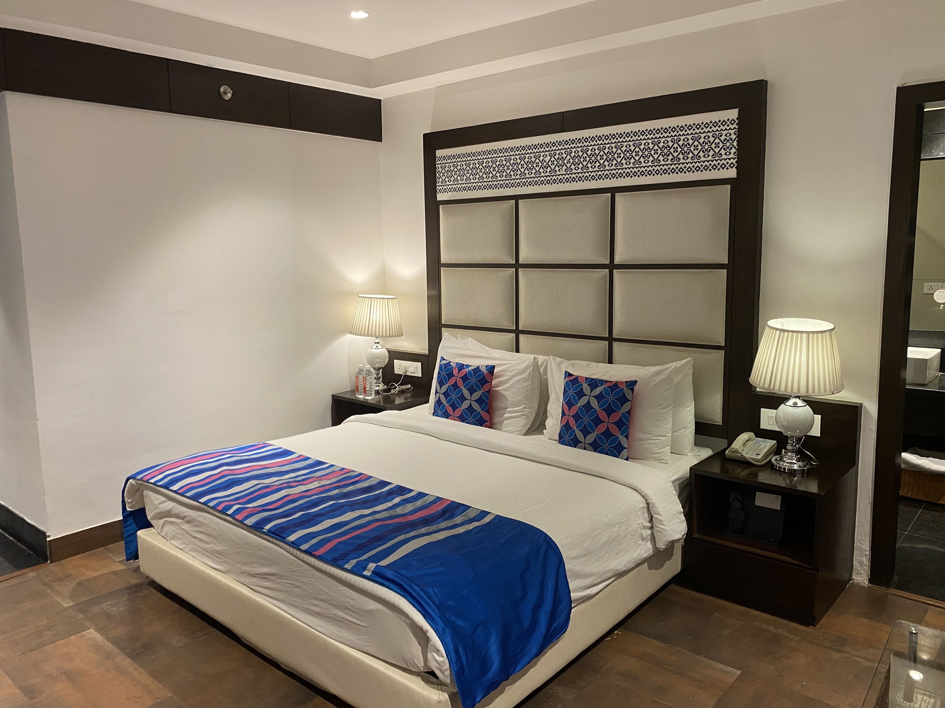 premium suite (premium suite) | premium bedding, minibar, in-room safe, desk