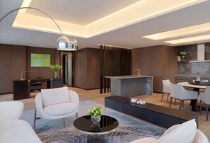 55-英寸纯平电视（配备有线频道）、电视、iPod 基座