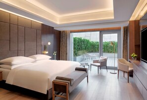 고급 침구, 오리/거위털 이불, 메모리폼 침대, 객실 내 금고