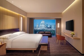 Regency Suite King | Premium bedding, down comforters, memory foam beds, in-room safe - Hyatt Regency Beijing Wangjing (Beijing)