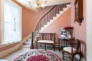 Lobby sitting area - Rose Street Bed & Breakfast (Georgetown)