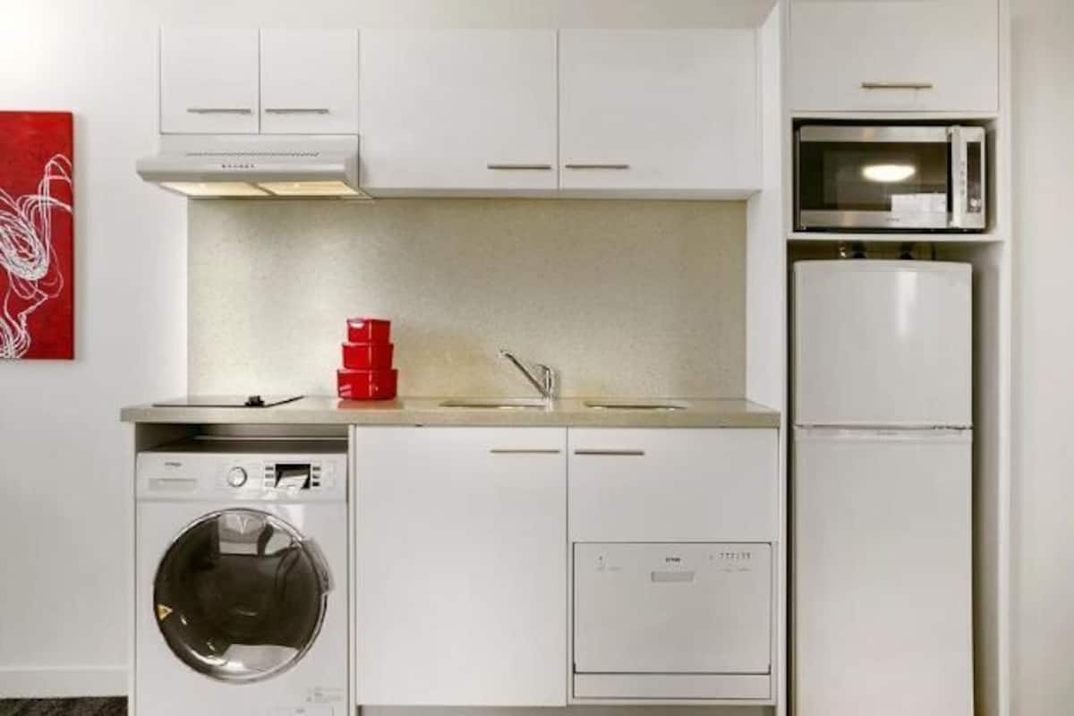 Cuisine privée | Four à micro-ondes, surface de cuisson, bouilloire électrique