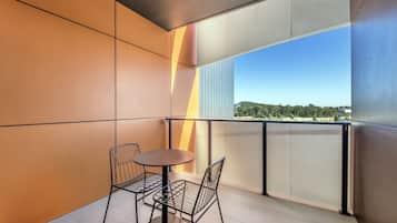 Two-Bedroom Apartment - Access Room | Balcony