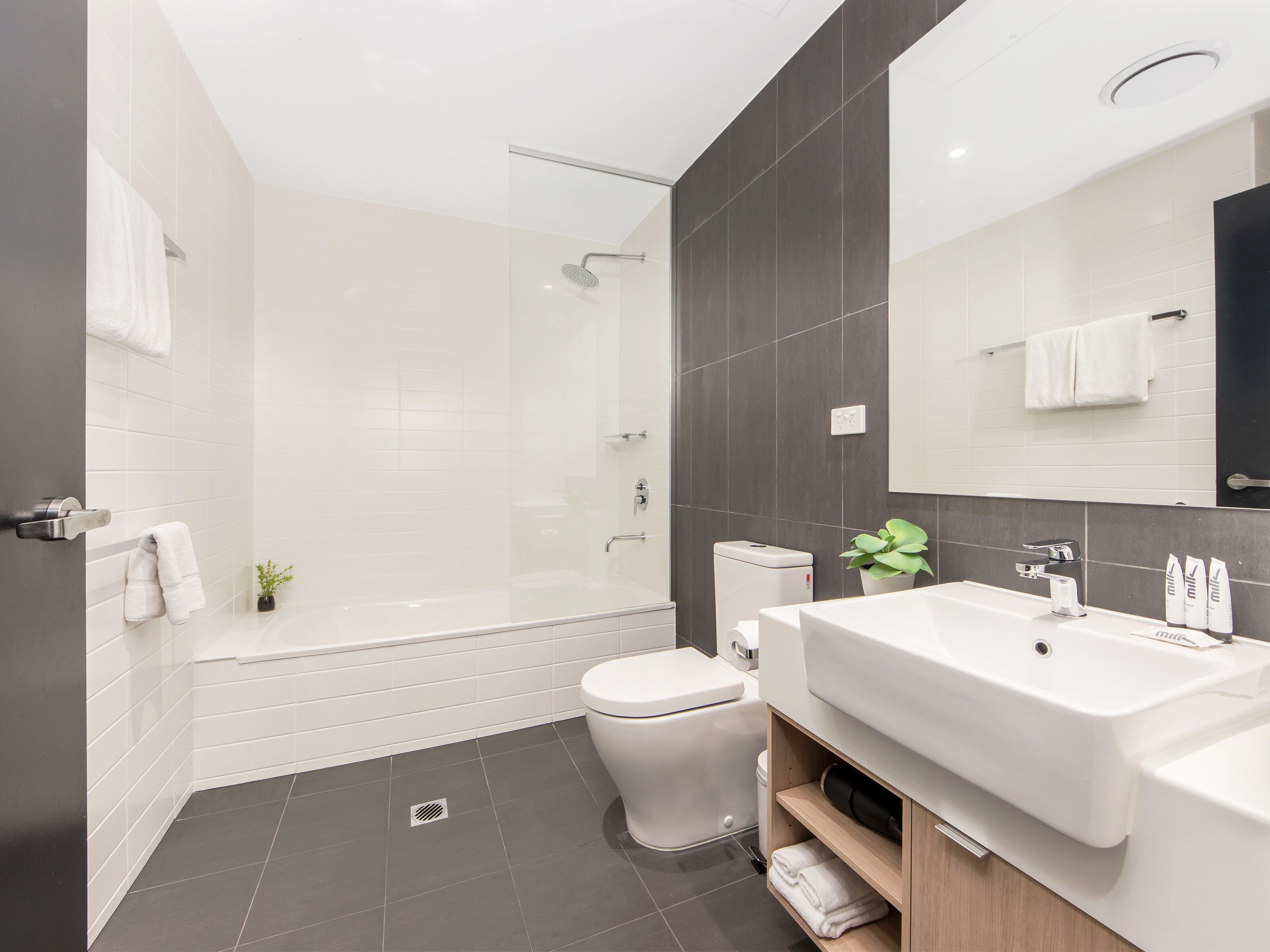 two-bedroom apartment | bathroom | free toiletries, hair dryer, towels