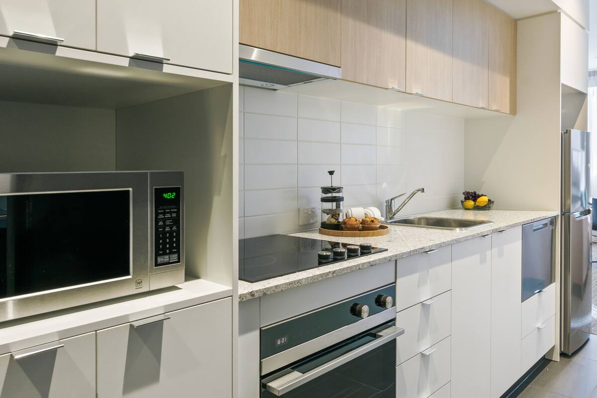 microwave, coffee/tea maker, electric kettle, toaster