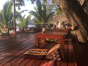 ลานระเบียง/นอกชาน