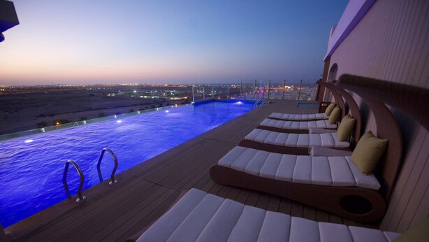 Outdoor pool - Carnelian By Glory Bower Hotel (Muscat)
