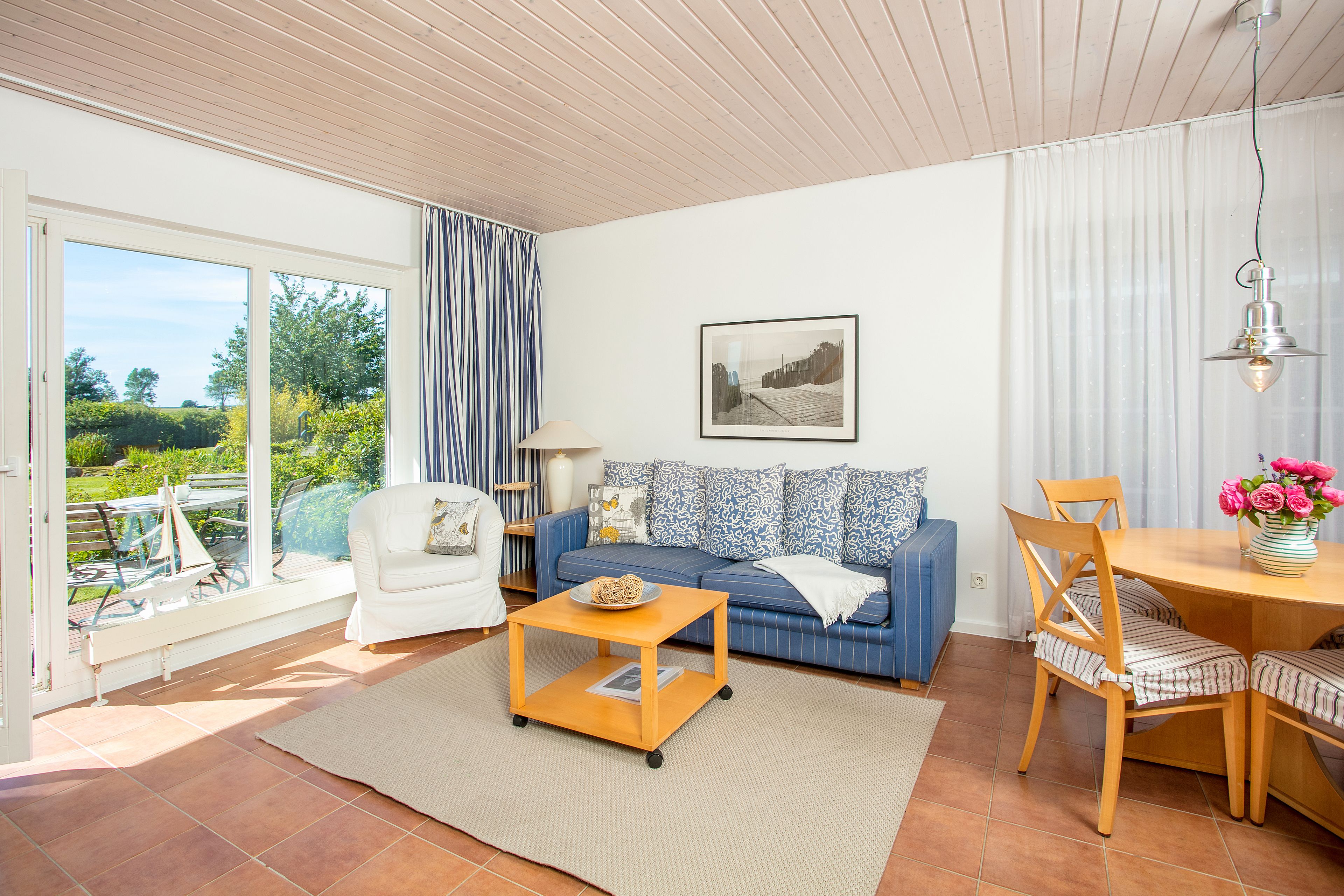 suite, terrace | living area | plasma tv