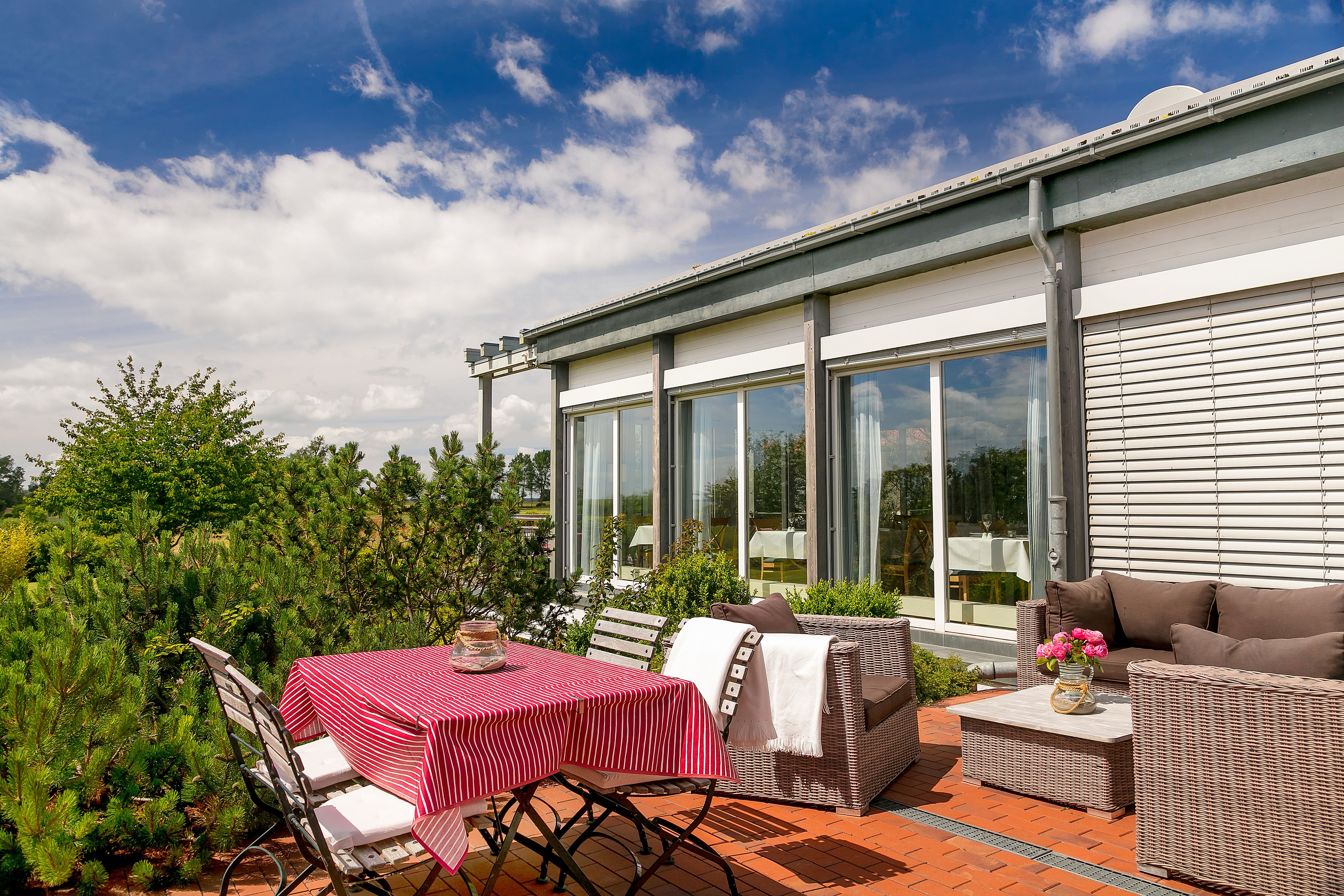 dinner served, garden views