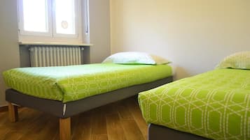 Chambre Triple, salle de bains commune