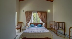 Deluxe Double Room, 1 Double Bed, Smoking, Mountain View | Iron/ironing board, free WiFi, bed sheets
