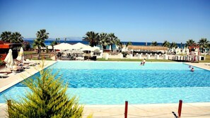 Outdoor pool - Risus Aqua Beach Resort Hotel - All Inclusive (Kusadasi)