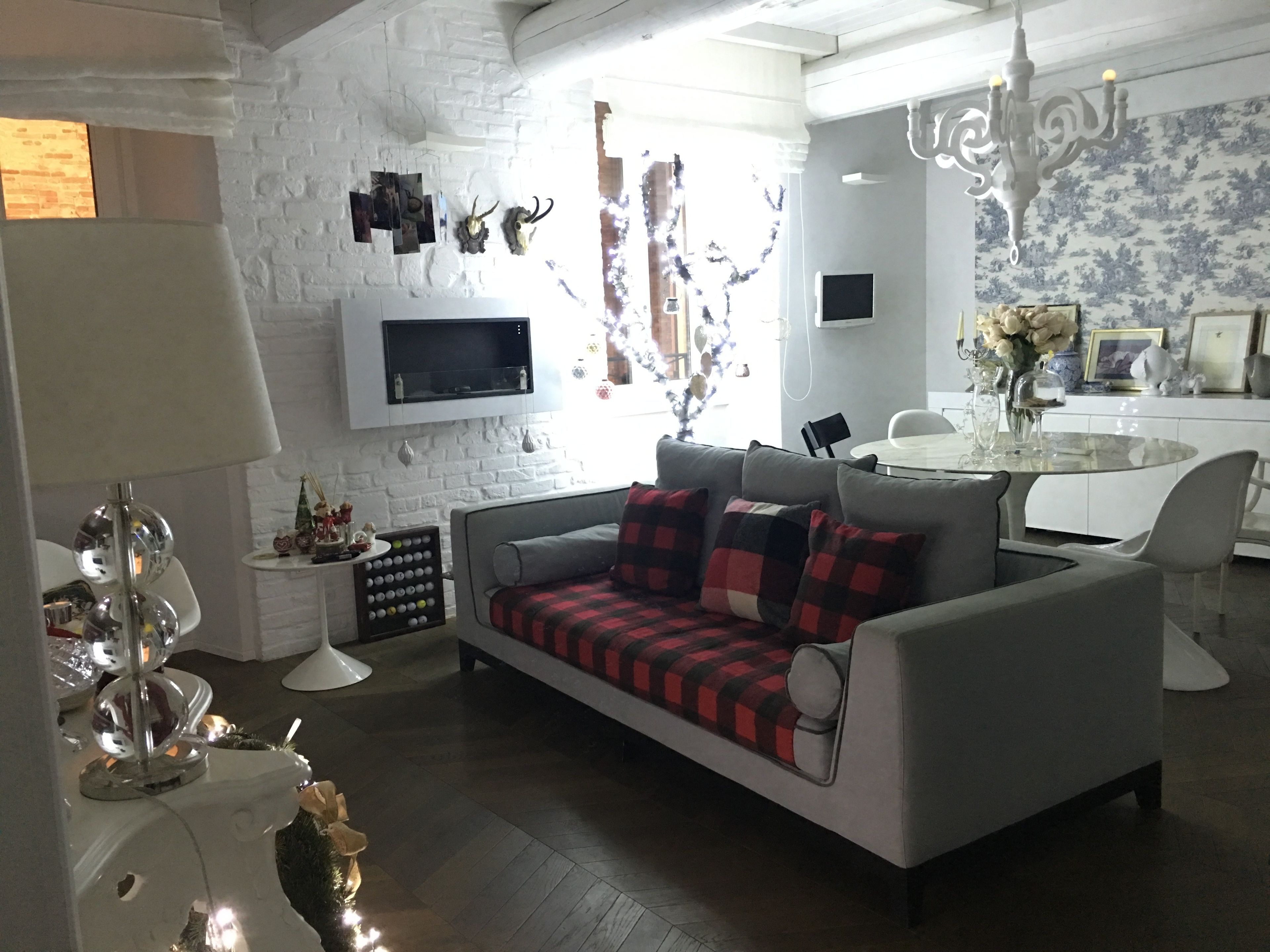 Deluxe-Suite, Whirlpool, Stadtblick | Wohnbereich