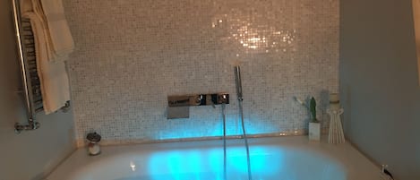 Deluxe-Suite, Whirlpool, Stadtblick | Whirlwanne