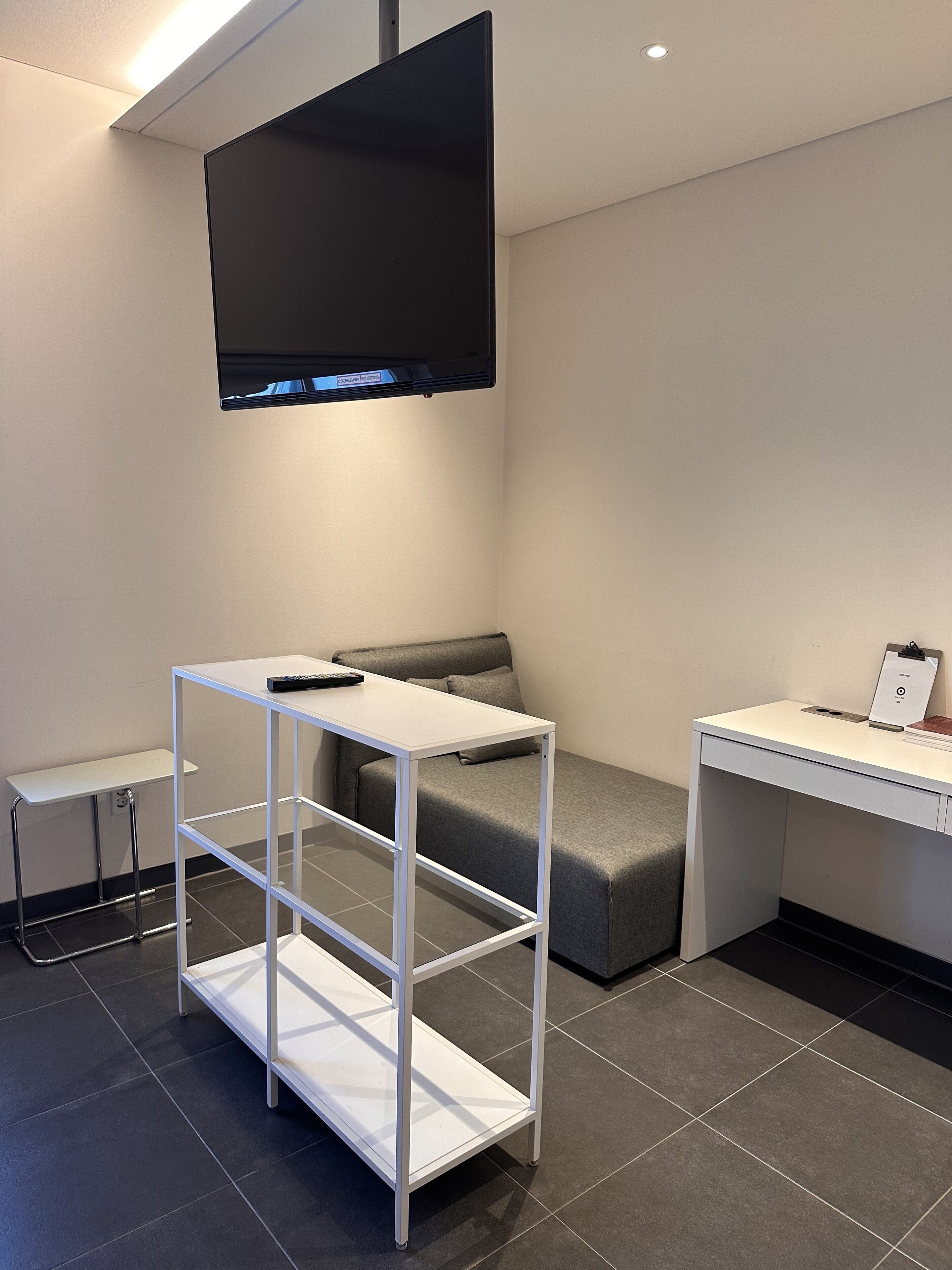 deluxe double room, park view (no breakfast on mondays) | 1 bedroom, individually decorated, individually furnished, free wifi