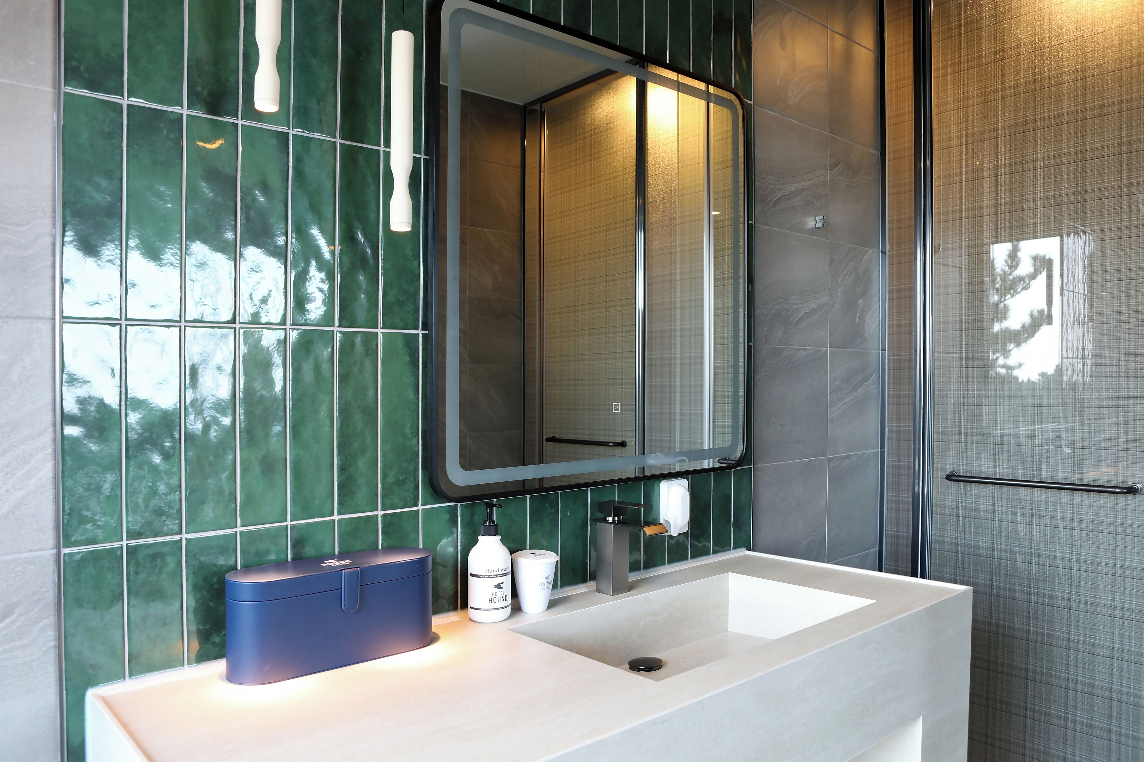 panorama suite garden | bathroom | free toiletries, hair dryer, slippers, bidet