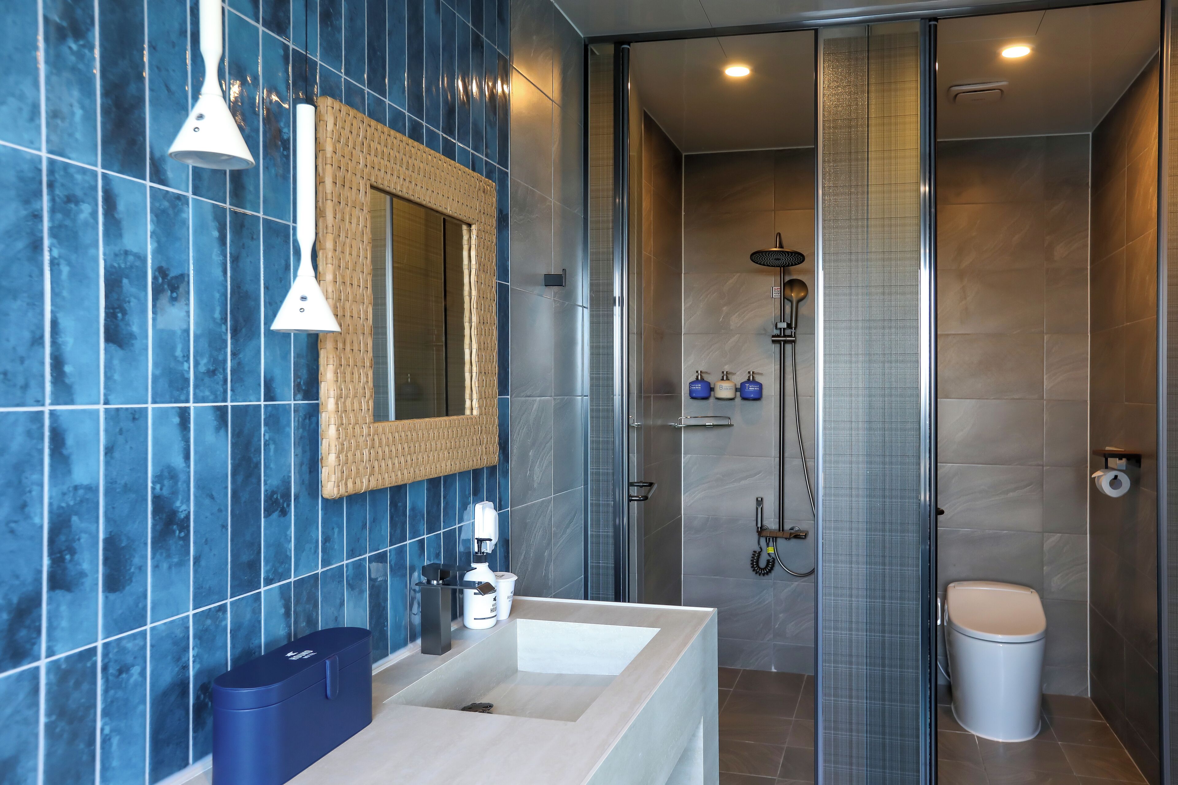 panorama suite ocean | bathroom | free toiletries, hair dryer, slippers, bidet