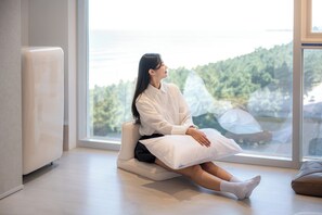 Blackout curtains, free WiFi - Hound The Blue (Gangneung)