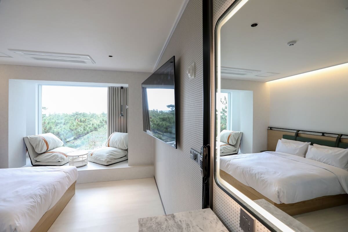 1 bedroom, blackout drapes, free WiFi