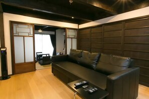 Living area - Kyo Koyado Kinkakuji Benten (Kyoto)