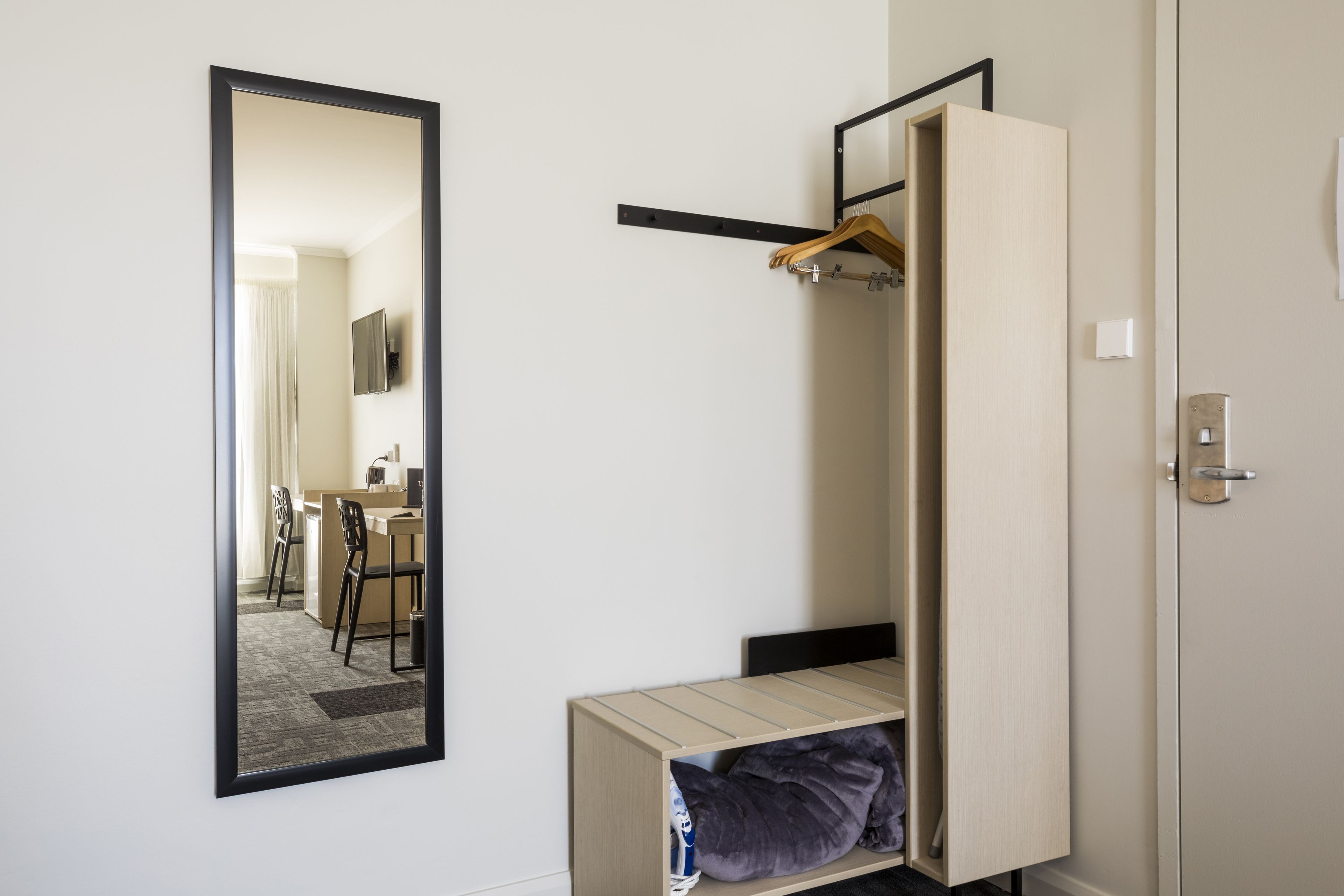 studio family  | desk, iron/ironing board, free wifi, bed sheets