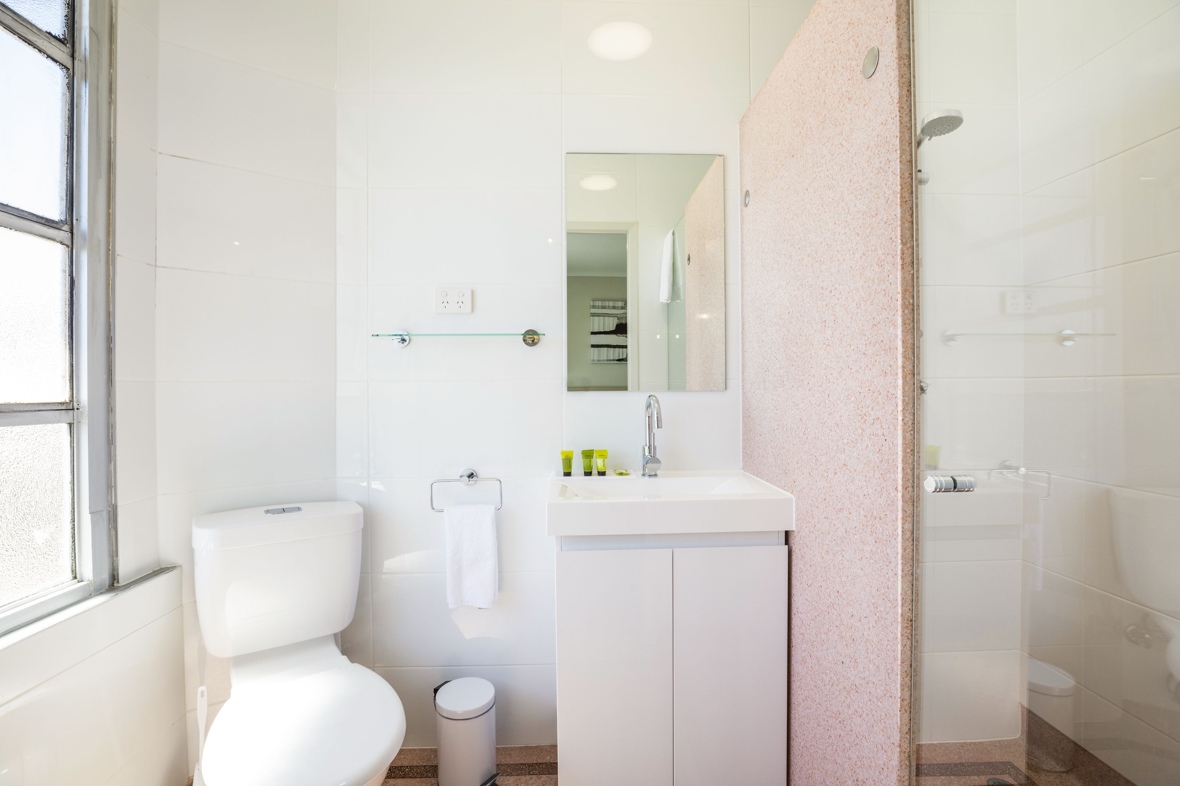 studio queen | bathroom | shower, free toiletries, hair dryer, towels