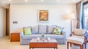 Poolvilla Suite, Ocean View | Área de sala de estar | Piso con calefacción 