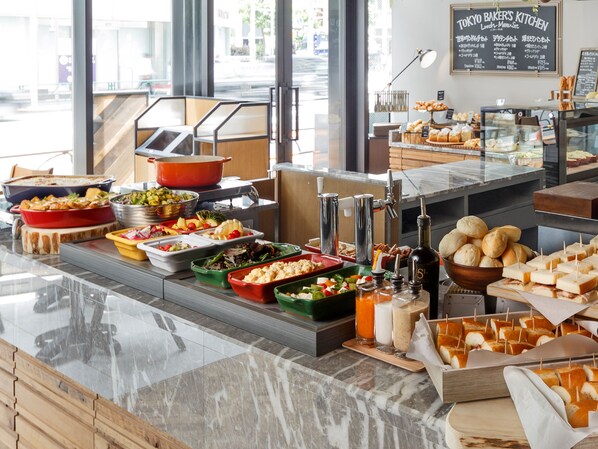 Daily buffet breakfast for a fee