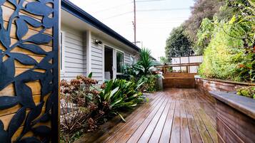 Apartment, 2 Bedrooms | 2 bedrooms, desk, iron/ironing board, free WiFi