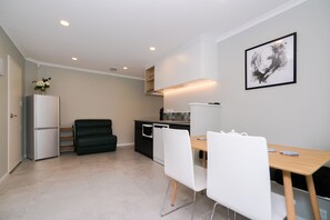 Apartment, 2 Bedrooms | 2 bedrooms, desk, iron/ironing board, free WiFi - Albany Rosedale Modern 2 Bedroom Unit (Auckland)