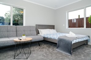 Apartment, 2 Bedrooms | 2 bedrooms, desk, iron/ironing board, free WiFi - Albany Rosedale Modern 2 Bedroom Unit (Auckland)