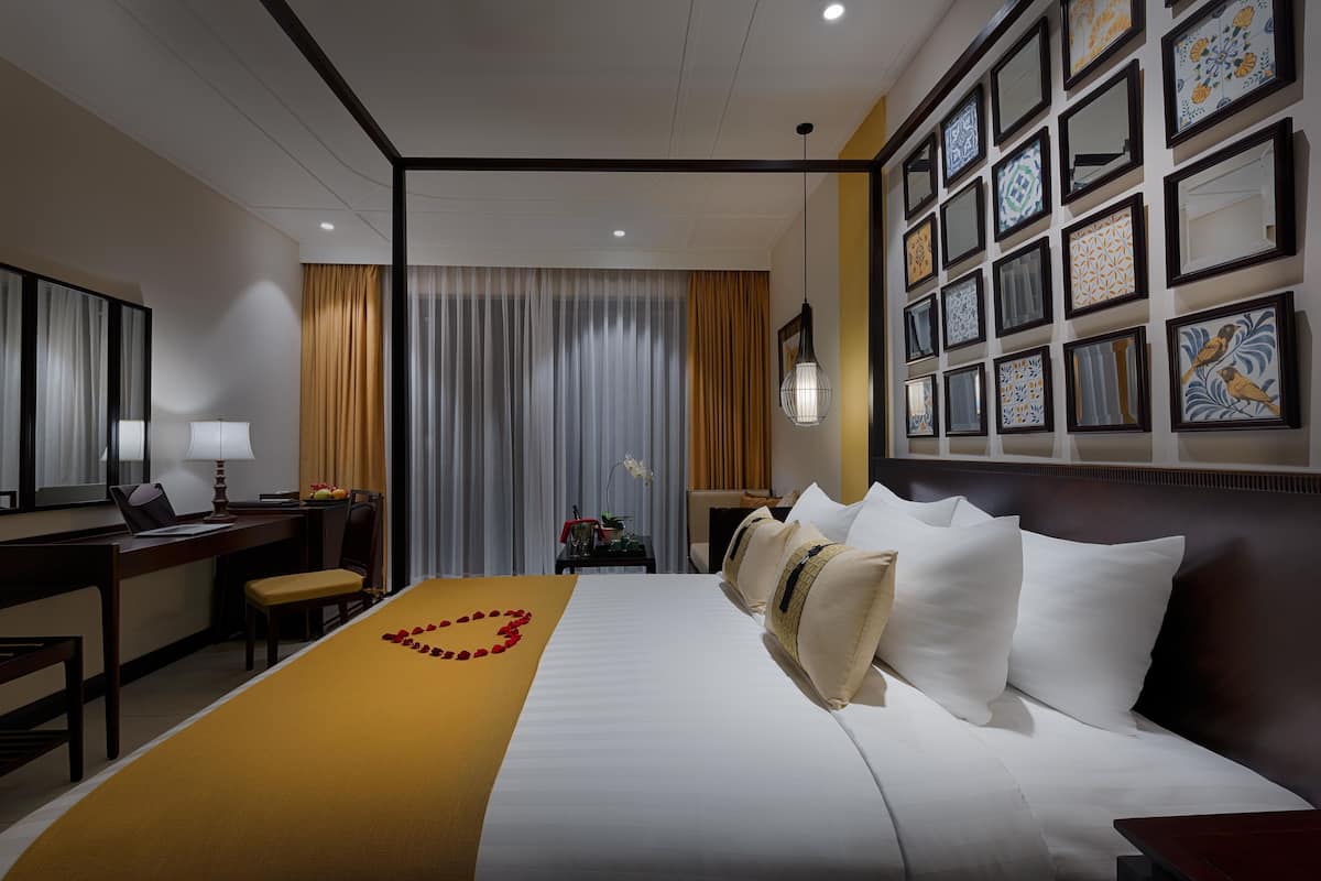 Suite Junior, camere comunicanti | 1 camera, minibar, una cassaforte in camera, una scrivania