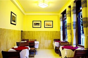 Dining - The Corner Homestay (Da Nang)