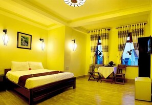 雙人房 | 迷你吧、書桌、免費無線上網