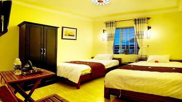 Twin Room | Bar mini, meja, Wi-fi percuma