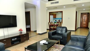 Suite, 2 chambres | Coin séjour