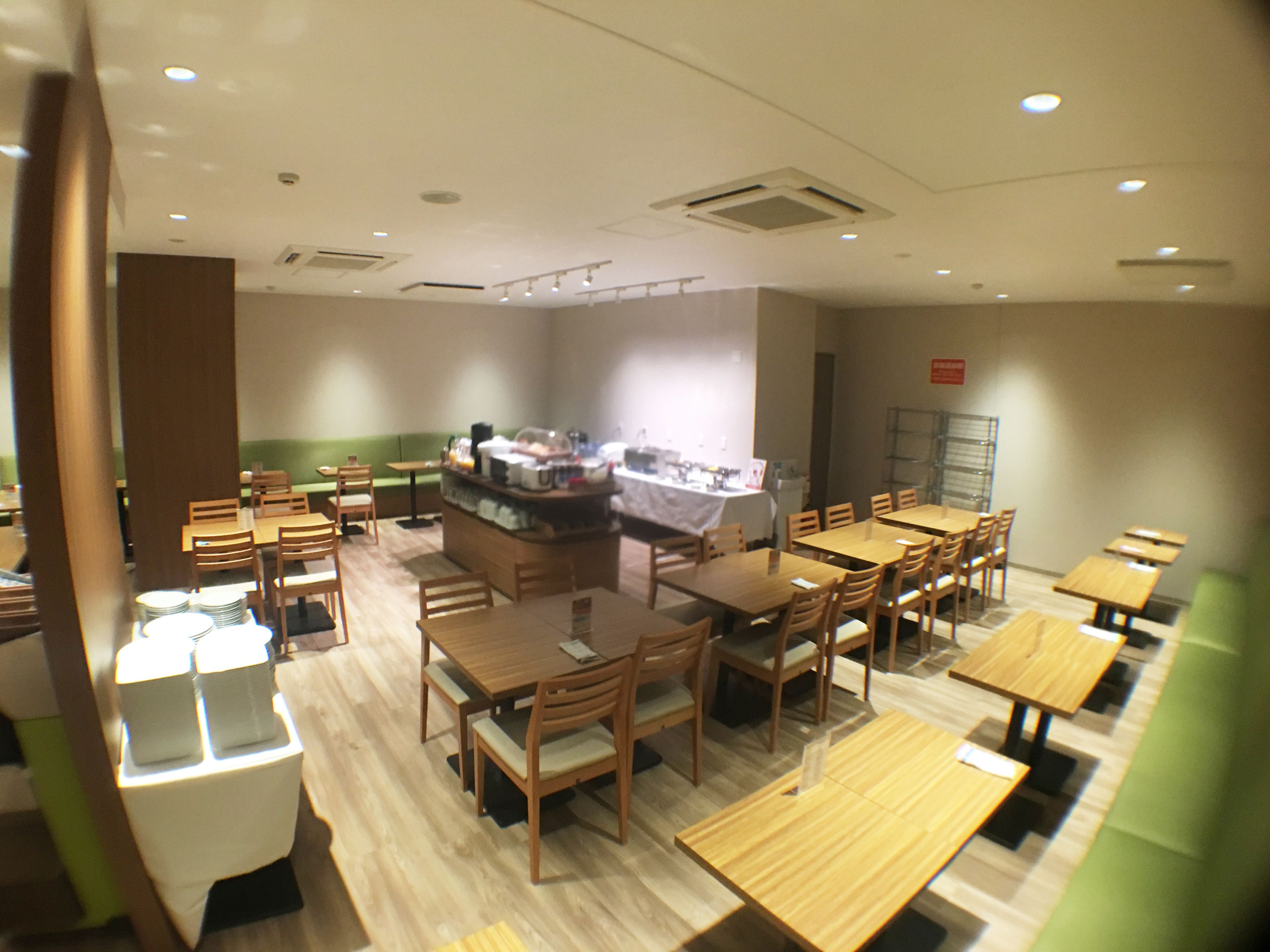 Sarapan prasmanan setiap hari (JPY 700 per orang)