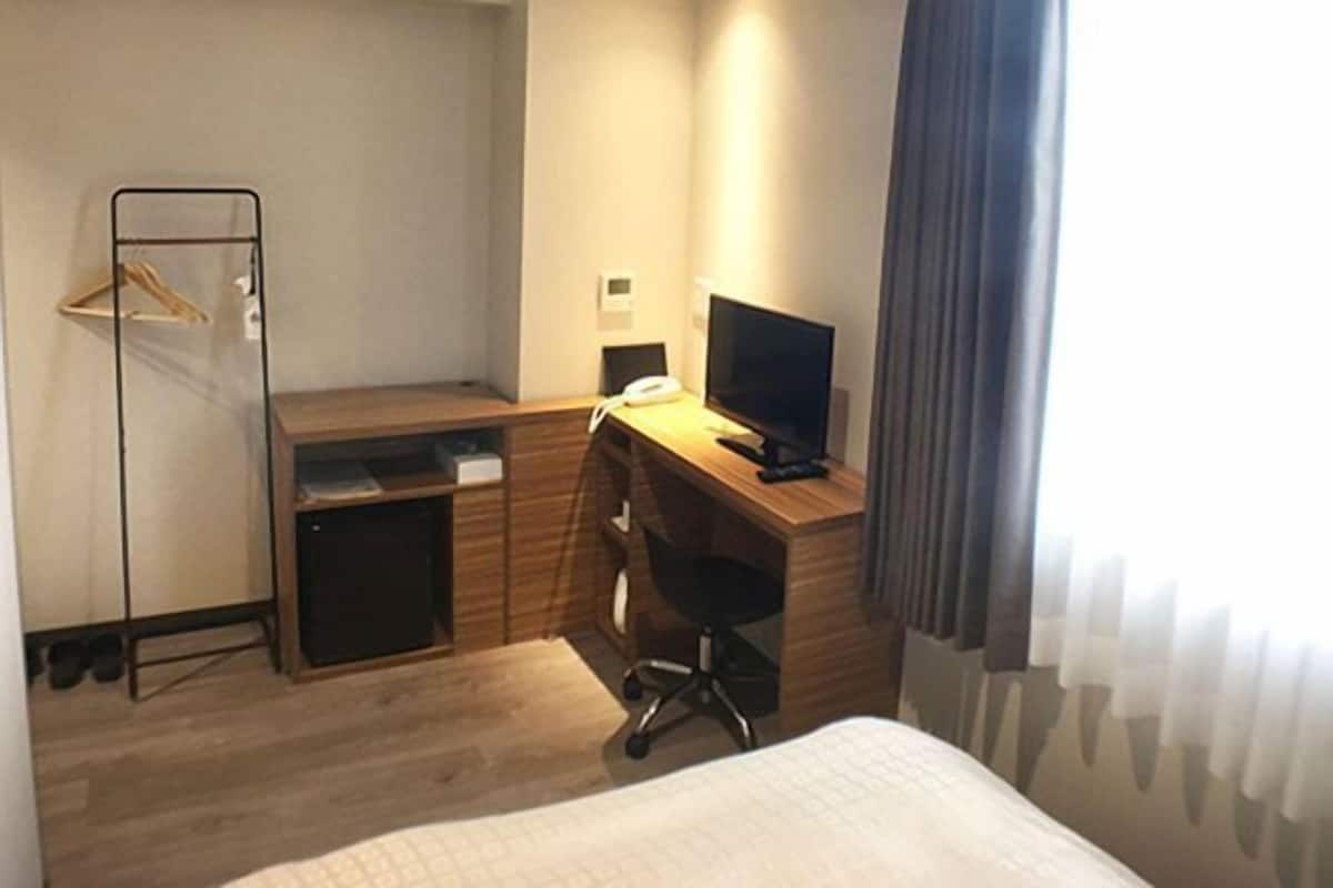 Daunenbettdecken, Schreibtisch, Bügeleisen/Bügelbrett, kostenloses WLAN